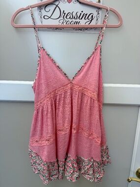 Pink Floral-Trim Sleeveless V-Neck Women’s Tank Top